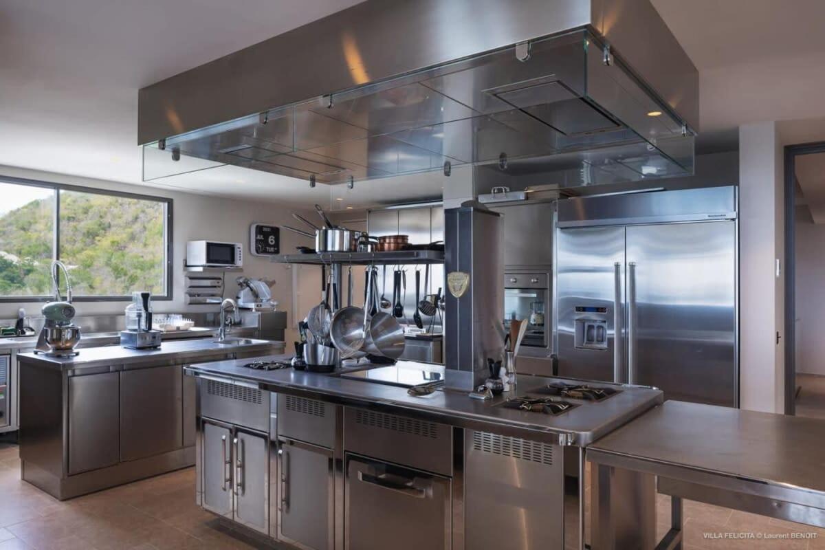On A Hill Side Villa With Superb Amenities St. Barthelemy 外观 照片