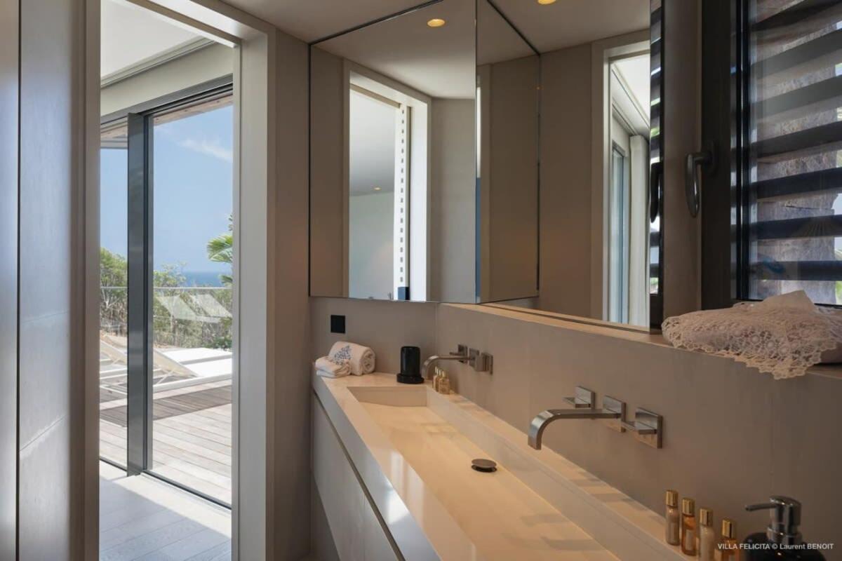On A Hill Side Villa With Superb Amenities St. Barthelemy 外观 照片