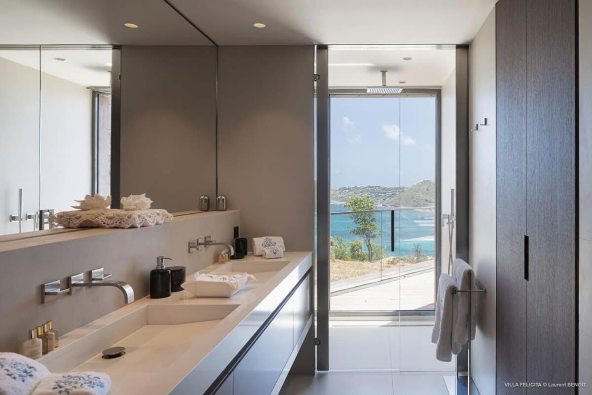 On A Hill Side Villa With Superb Amenities St. Barthelemy 外观 照片
